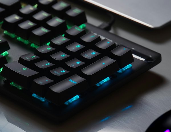 Clavier mécanique noir : design, switches et performances